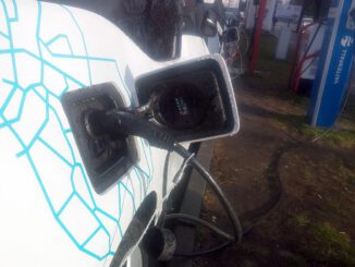 Elektroauto an einer Strom-Tankstelle, über dts Nachrichtenagentur